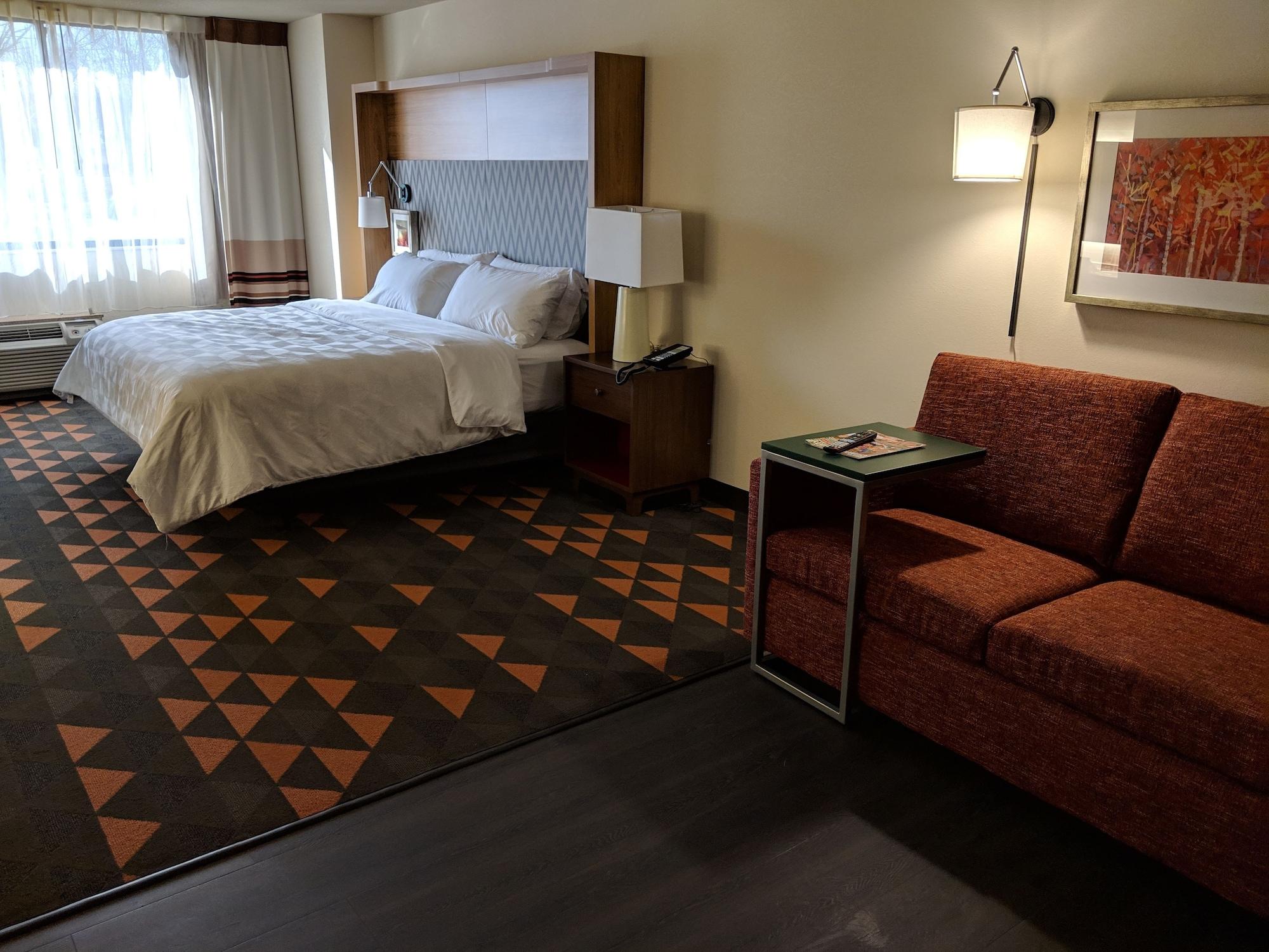 By Ihg Champaign