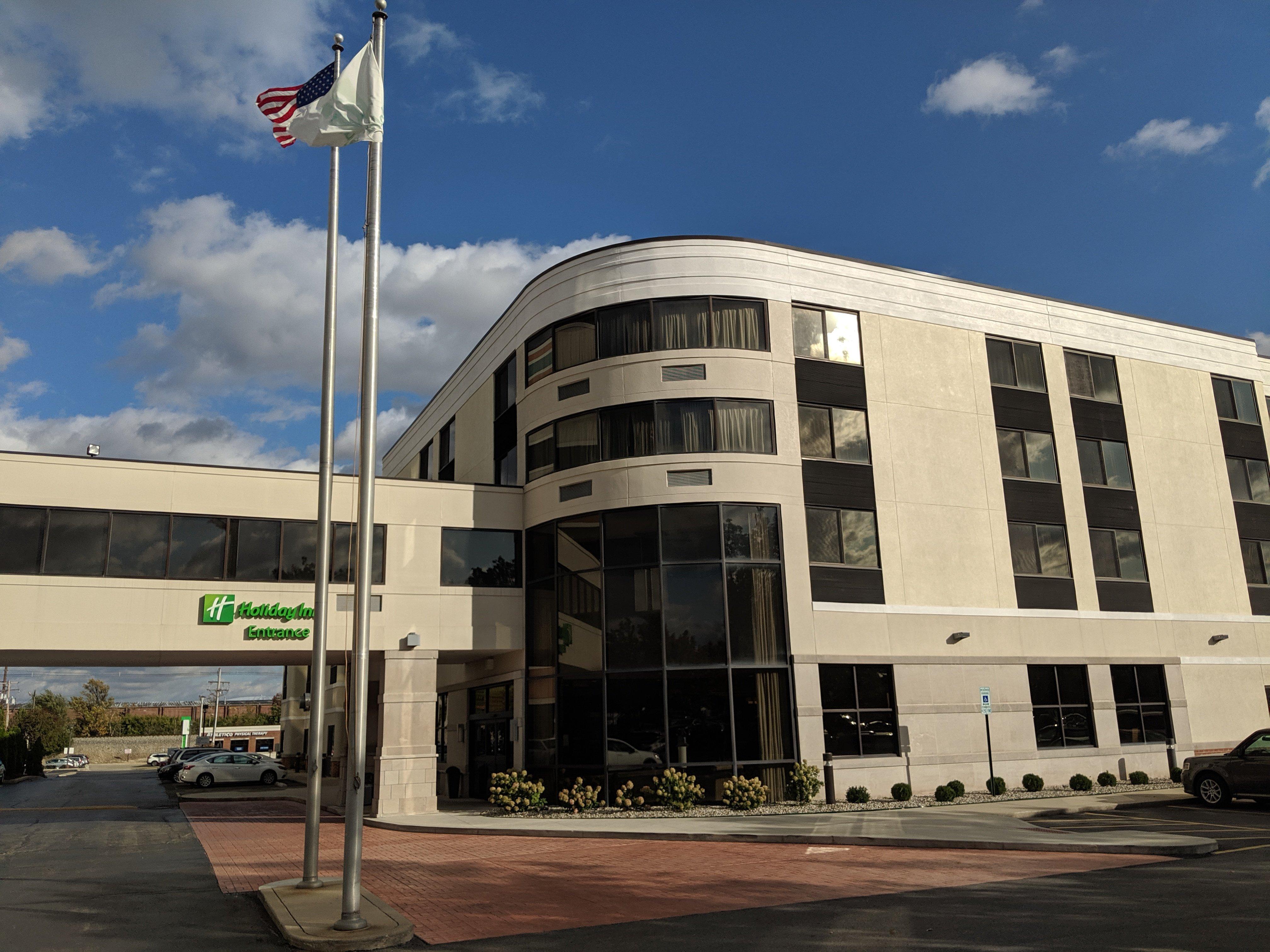 Hotel By Ihg Champaign